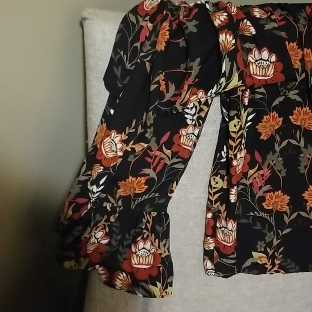 Inc. Black Multi Ruffled Cold Shoulder Top - Picture 4 of 6